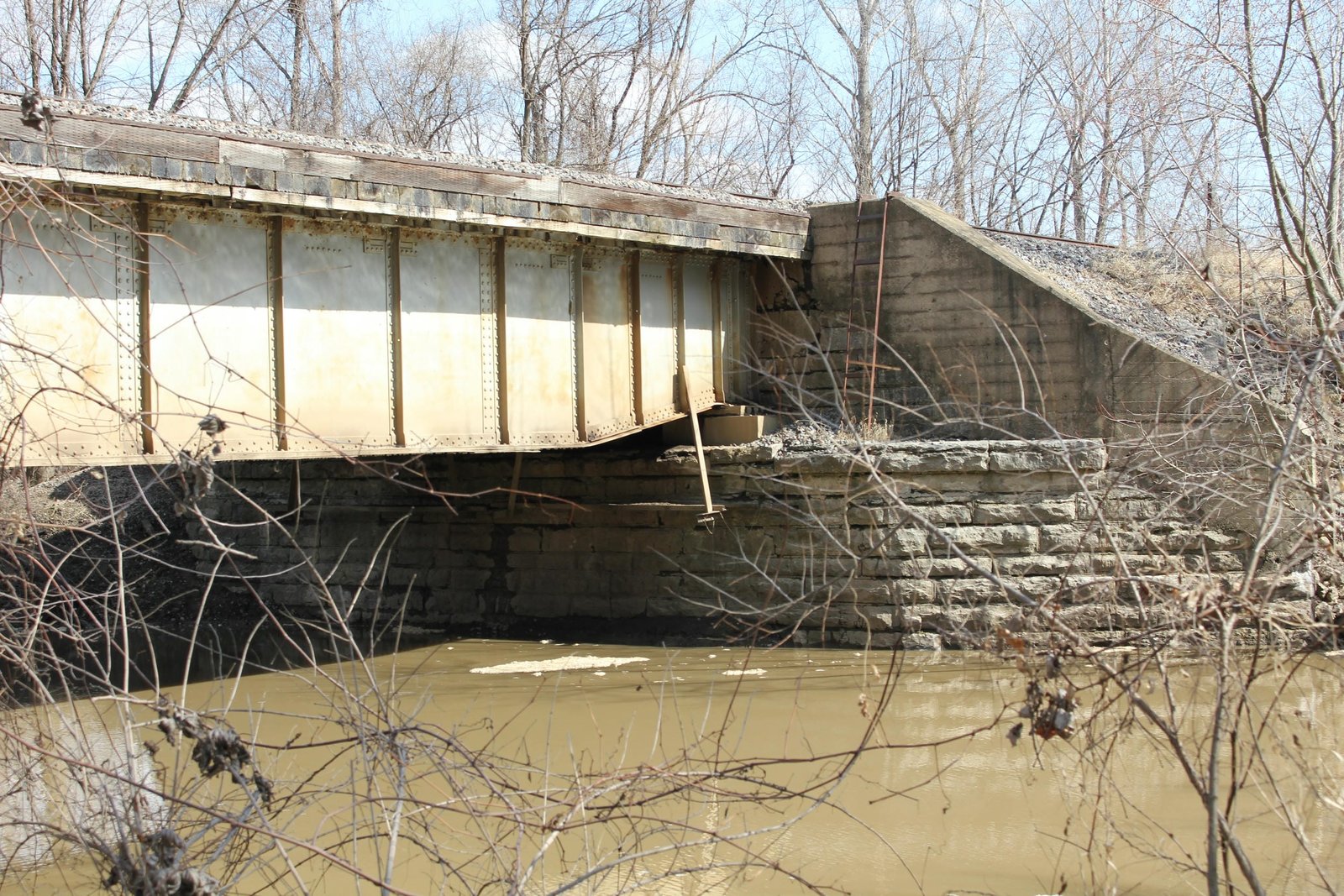 East abutment